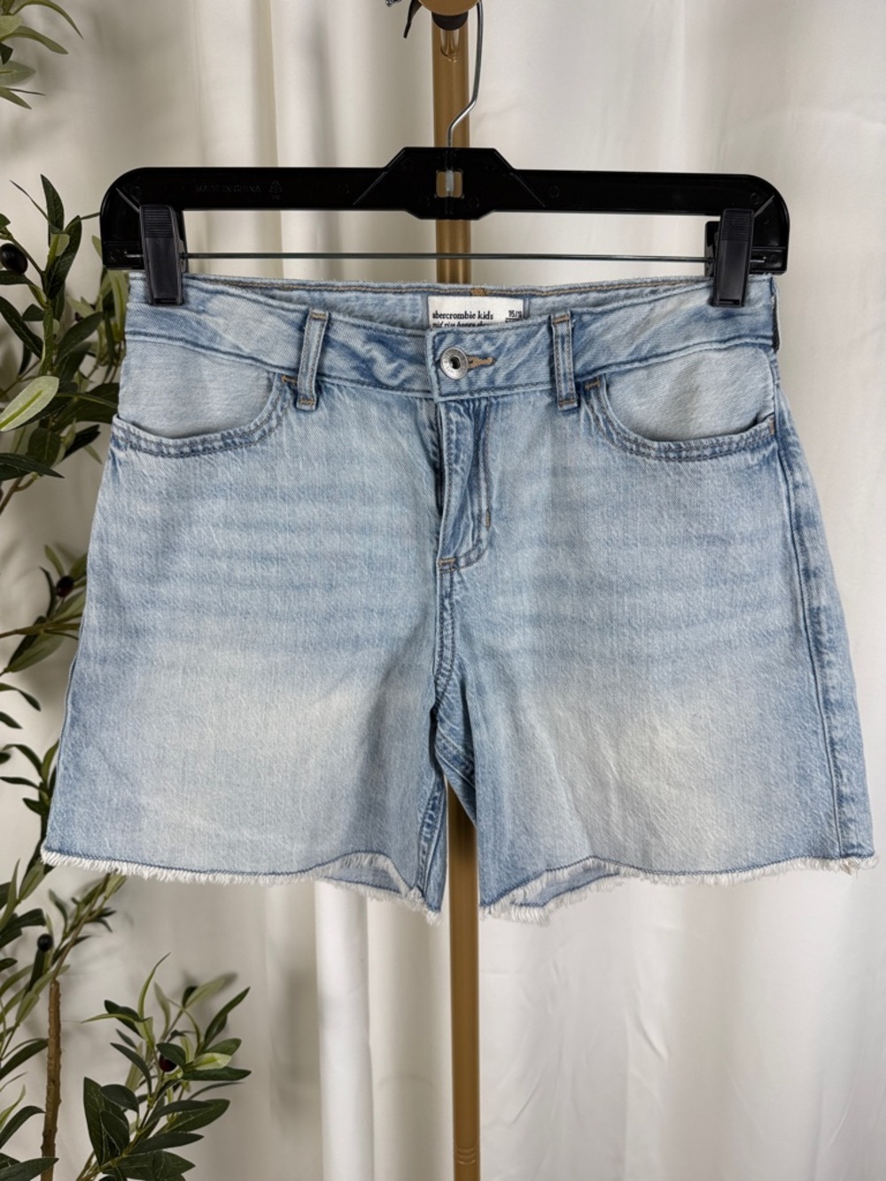 abercrombie kids Mid Rise Baggy Light Blue Denim Jean Shorts Sz 15/16 (K1)